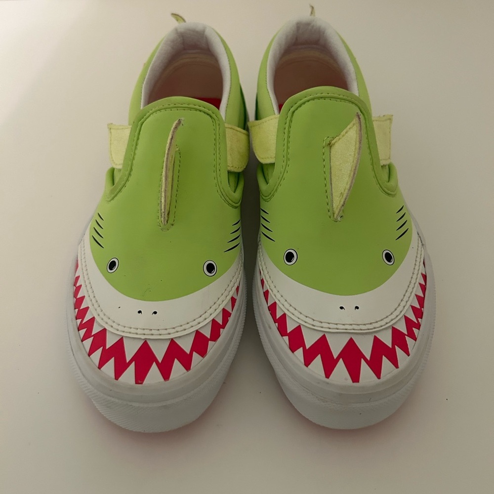 Vans Girls Slip‎ On Sneaker Shark Design Green Pink Little Kid Size 3 Shoes